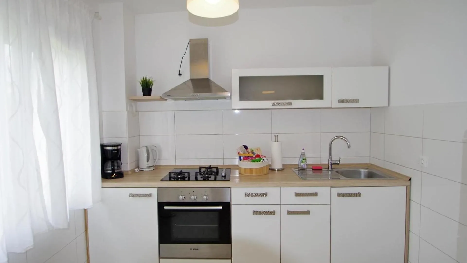 펜션 Ferienhaus Mit Schoenem Garten Rakalj
