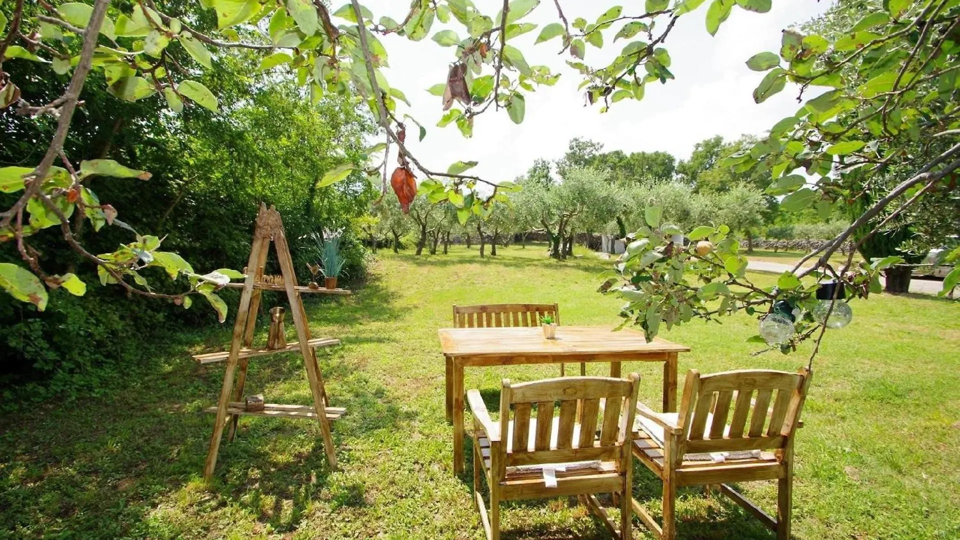 Ferienhaus Mit Schoenem Garten Rakalj